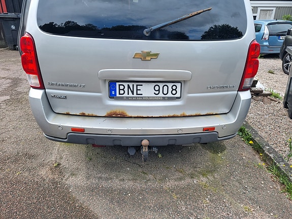 Chevrolet Uplander 2 of 8