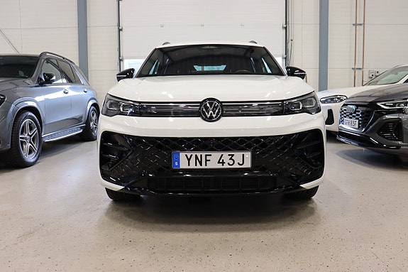 Volkswagen Tiguan 3 of 30