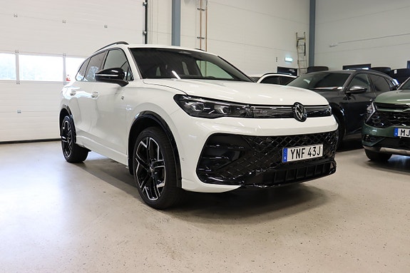 Volkswagen Tiguan 2 of 30