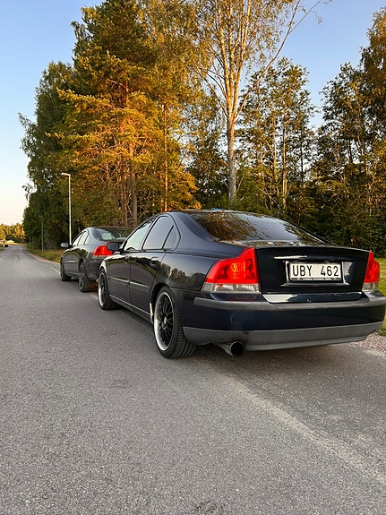 Volvo S60 2 of 7