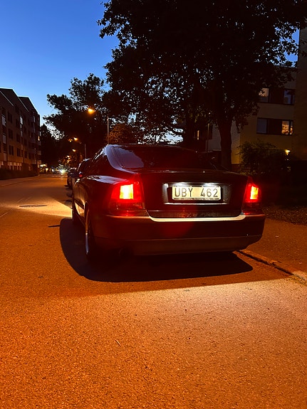 Volvo S60 2 of 5