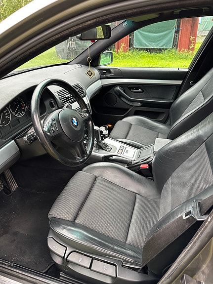 BMW 525i 4 of 7