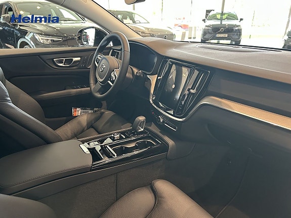 Volvo V60 4 of 13
