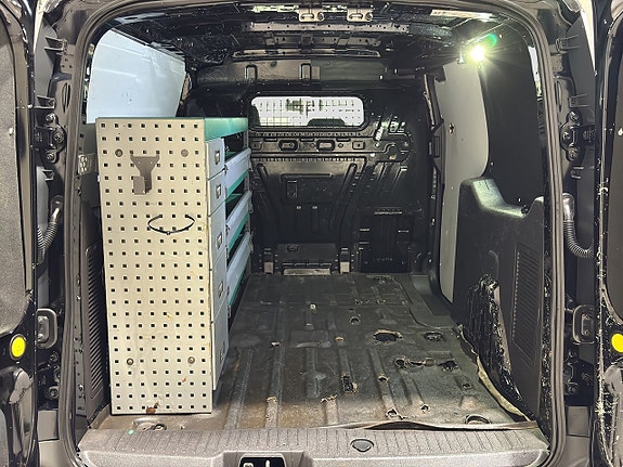 Ford Transit Connect 10 of 18