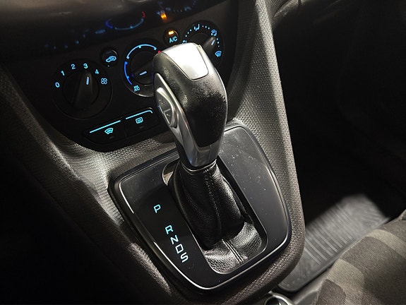 Ford Transit Connect 13 of 18