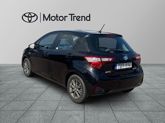 Toyota Yaris 2 of 10