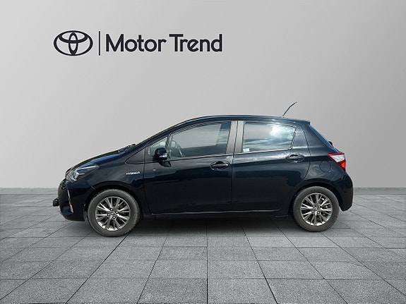 Toyota Yaris 3 of 10