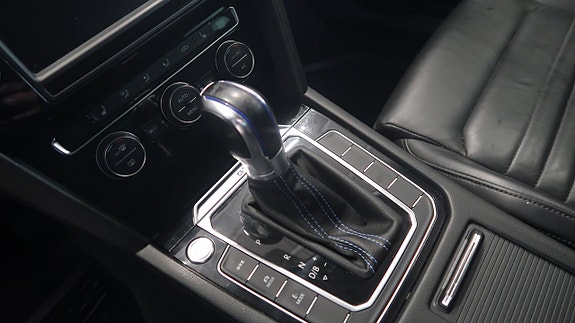 Volkswagen Passat 12 of 19