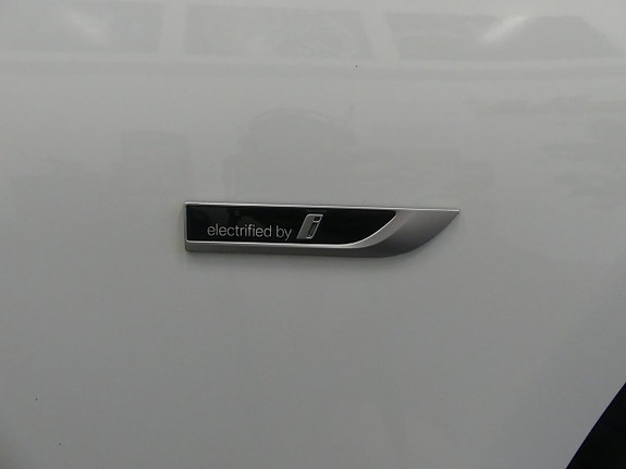 BMW 530e 6 of 15