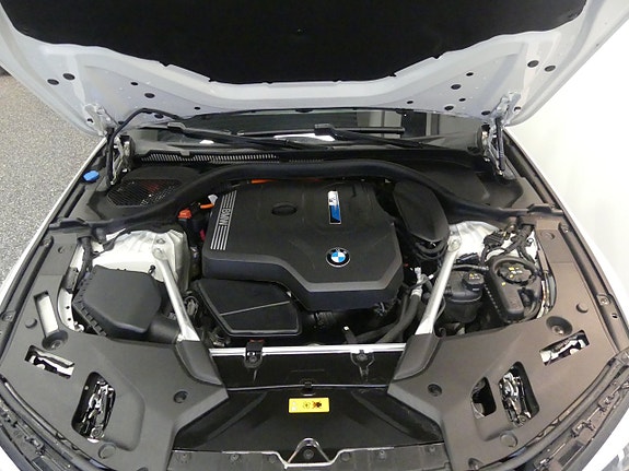 BMW 530e 7 of 15