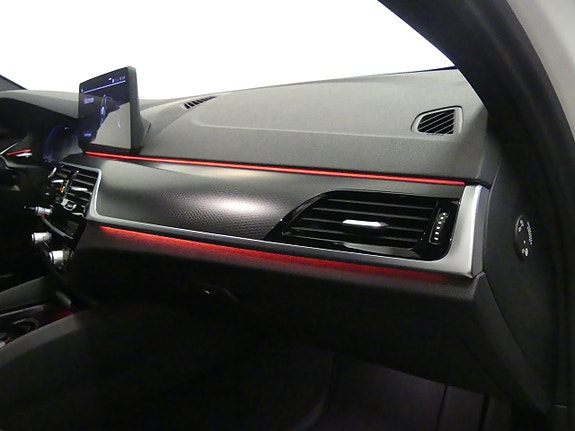 BMW 530e 11 of 15