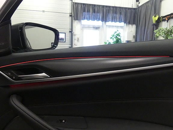BMW 530e 15 of 15