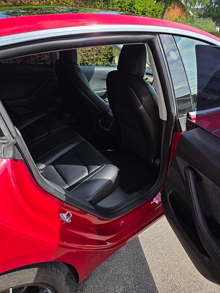 Tesla Model 3 9 of 16