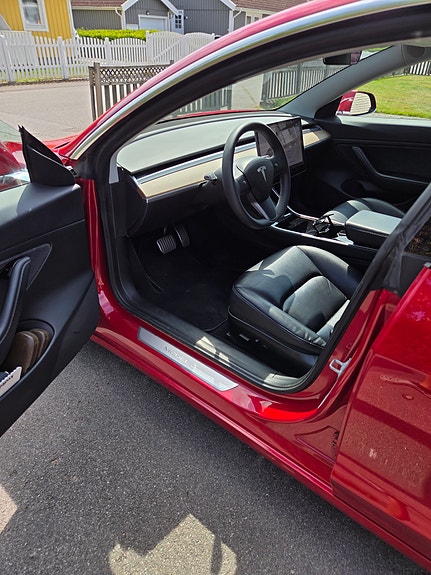 Tesla Model 3 6 of 16