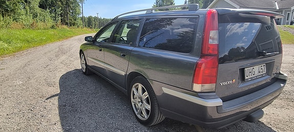 Volvo V70 3 of 8