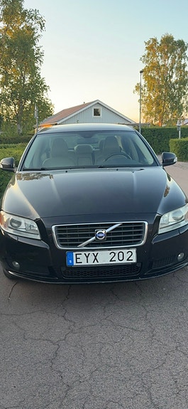 Volvo S80 4 of 5