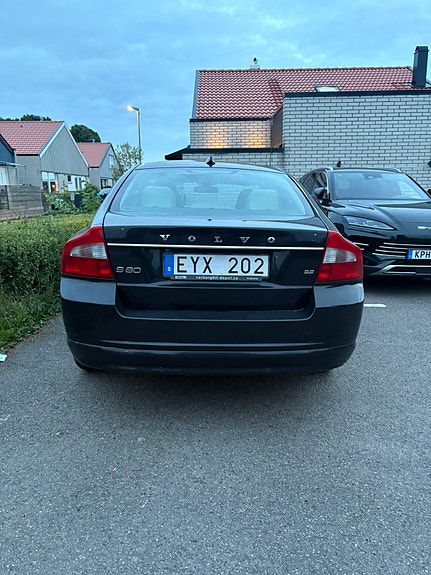Volvo S80 2 of 5