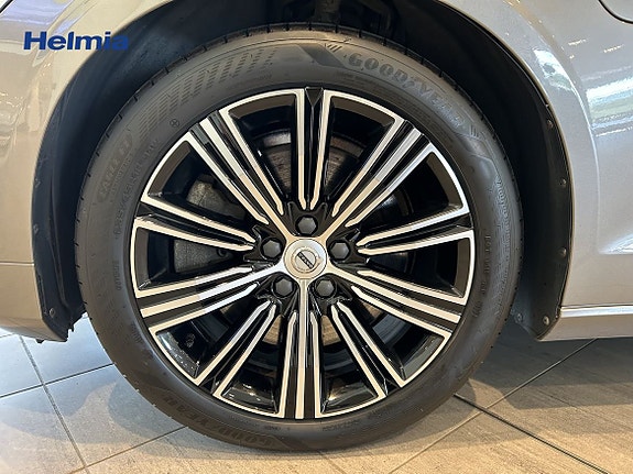 Volvo V60 9 of 13