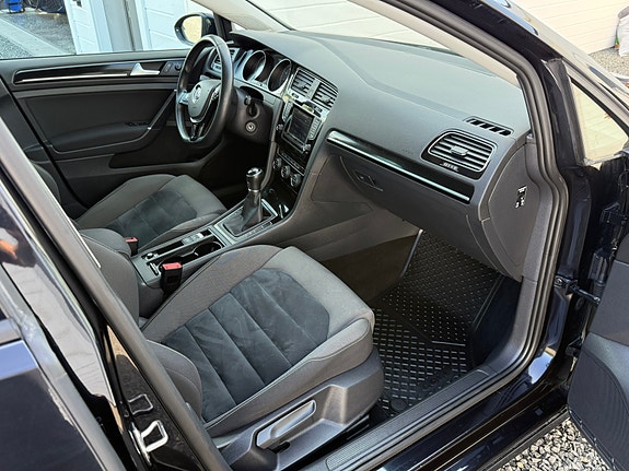 Volkswagen Golf VII 7 of 12