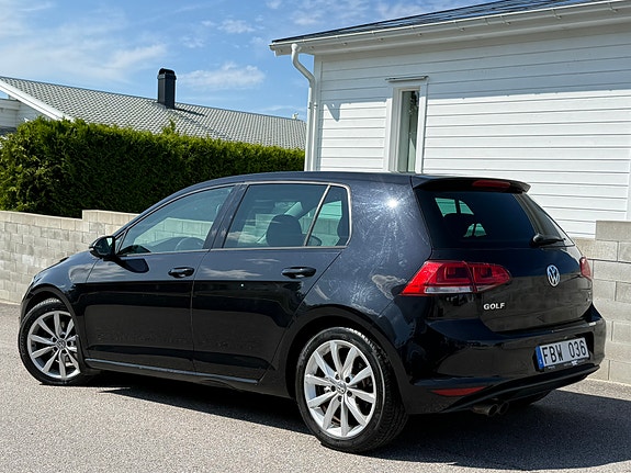 Volkswagen Golf VII 6 of 12