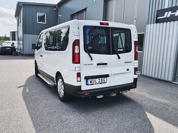 Renault Trafic 7 of 28