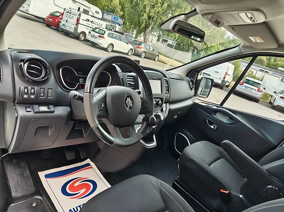 Renault Trafic 14 of 28