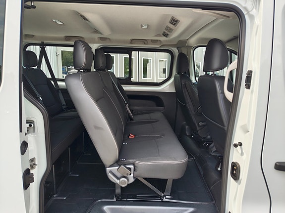 Renault Trafic 17 of 28