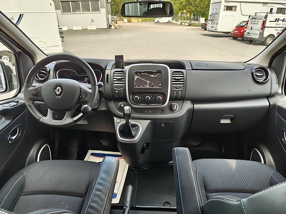 Renault Trafic 21 of 28