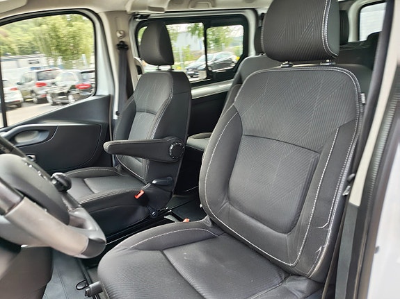 Renault Trafic 13 of 28