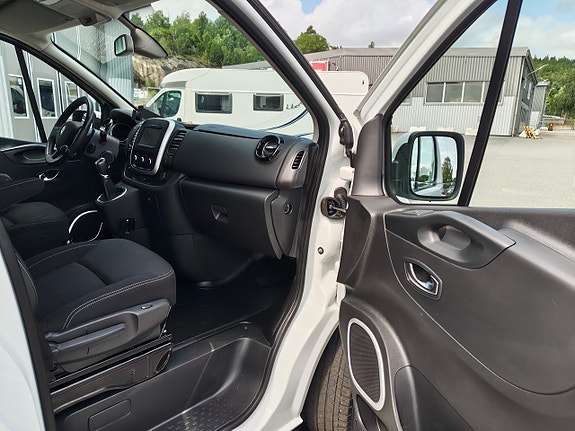 Renault Trafic 22 of 28