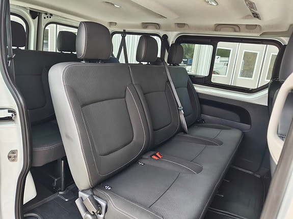 Renault Trafic 18 of 28