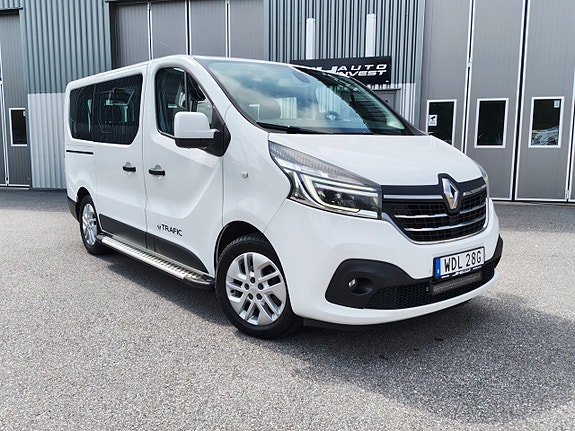 Renault Trafic 2 of 28