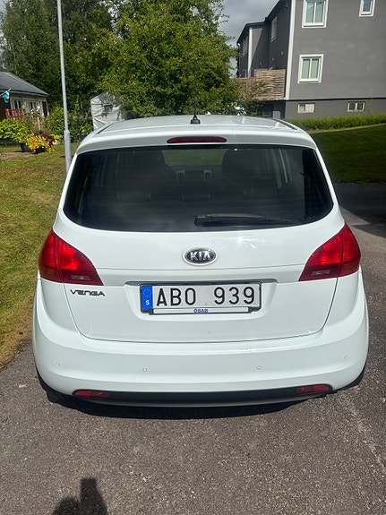 Kia Venga 4 of 8