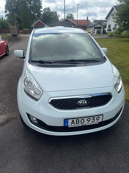Kia Venga 3 of 8