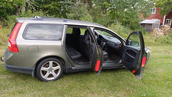 Volvo V70 5 of 8