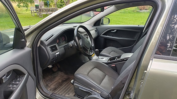 Volvo V70 6 of 8