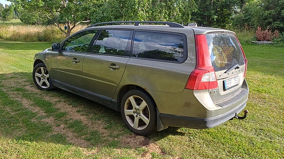 Volvo V70 3 of 8