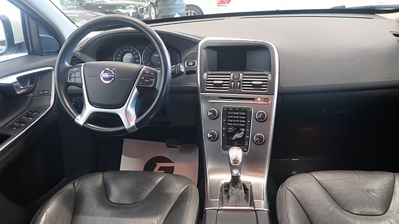 Volvo XC60 11 of 18