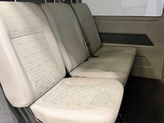 Volkswagen Transporter 7 of 15