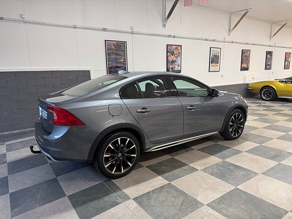 Volvo S60 Cross Country 12 of 21