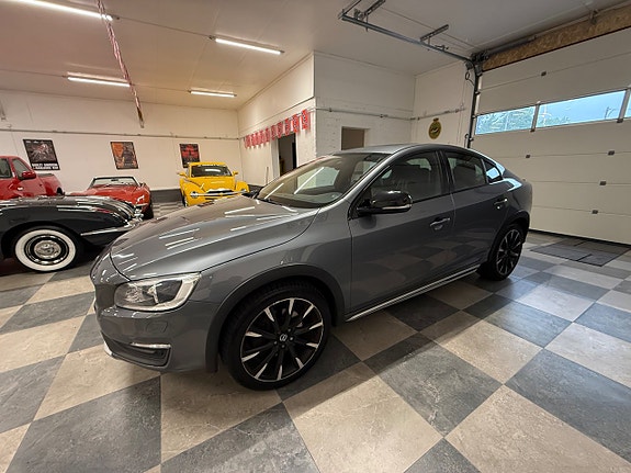 Volvo S60 Cross Country 7 of 21
