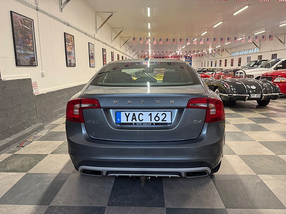 Volvo S60 Cross Country 10 of 21