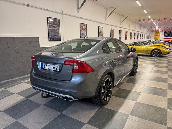 Volvo S60 Cross Country 11 of 21