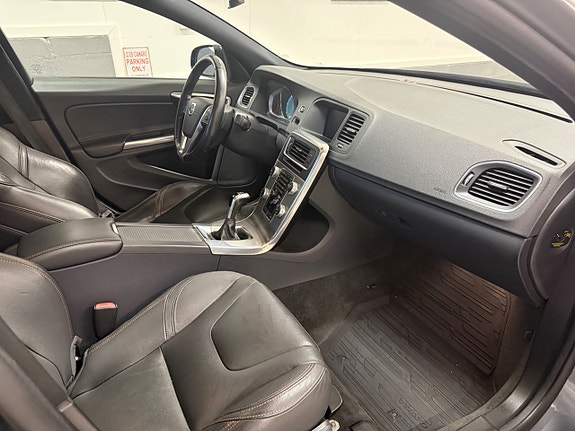 Volvo S60 Cross Country 19 of 21