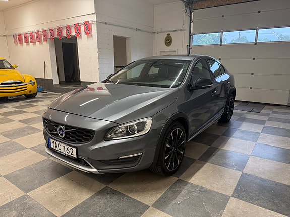 Volvo S60 Cross Country 6 of 21