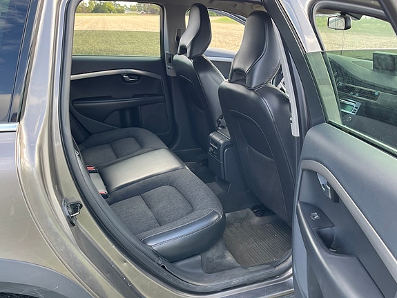 Volvo XC70 26 of 27