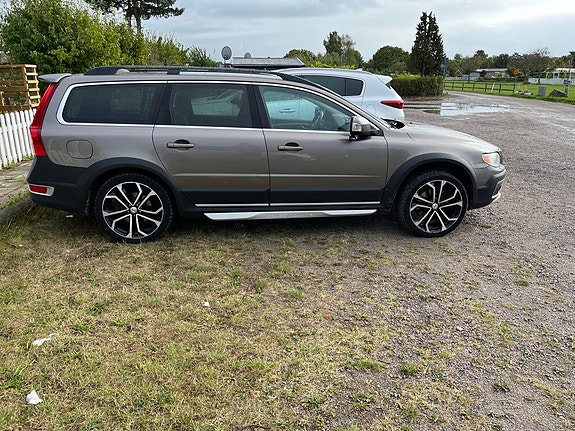 Volvo XC70 3 of 27