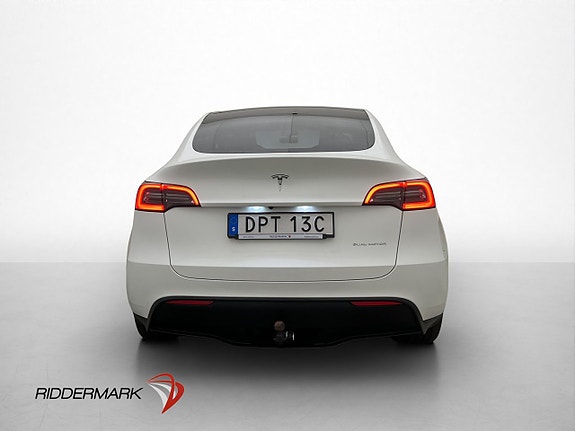 Tesla Model Y 8 of 30