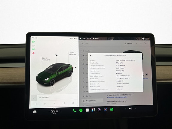 Tesla Model Y 24 of 30