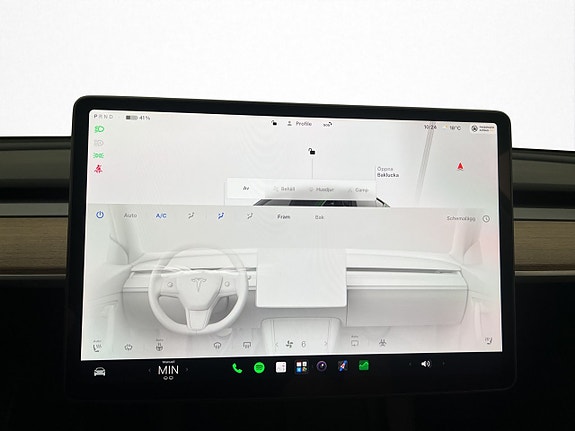 Tesla Model Y 21 of 30